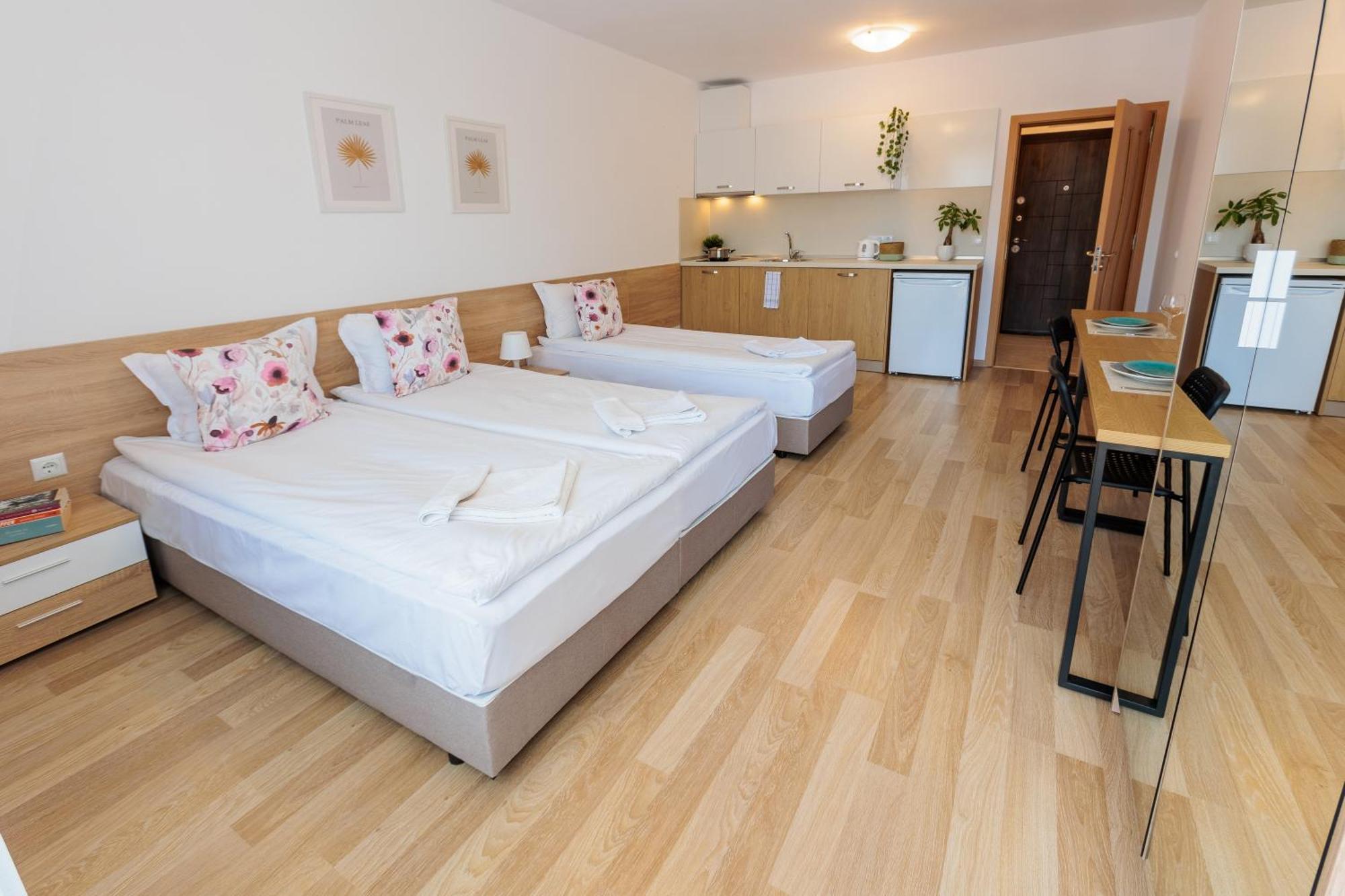 Flora Studios Sarafovo Burgas Extérieur photo