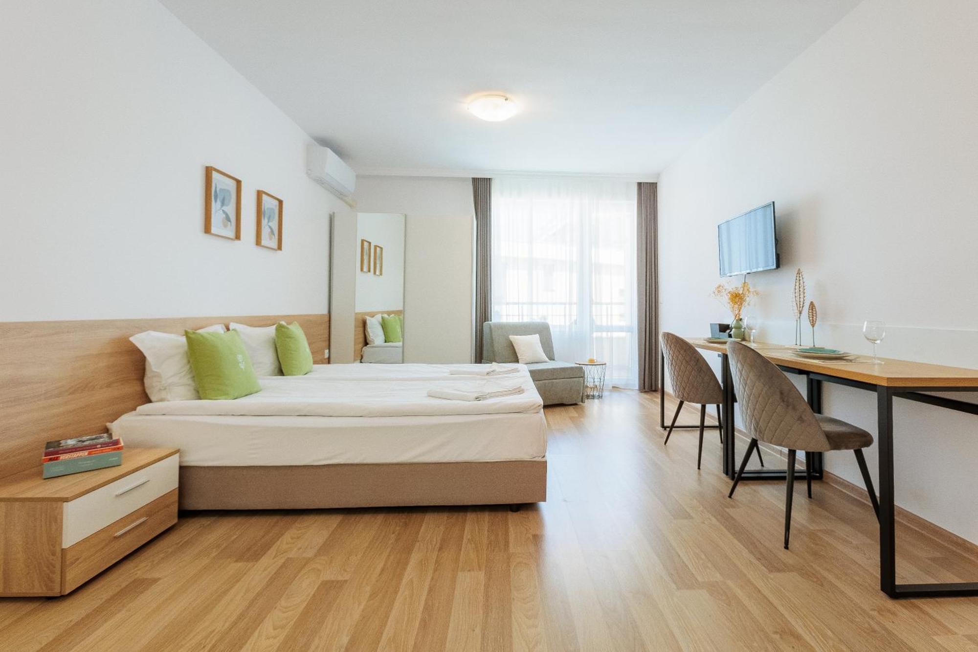 Flora Studios Sarafovo Burgas Extérieur photo