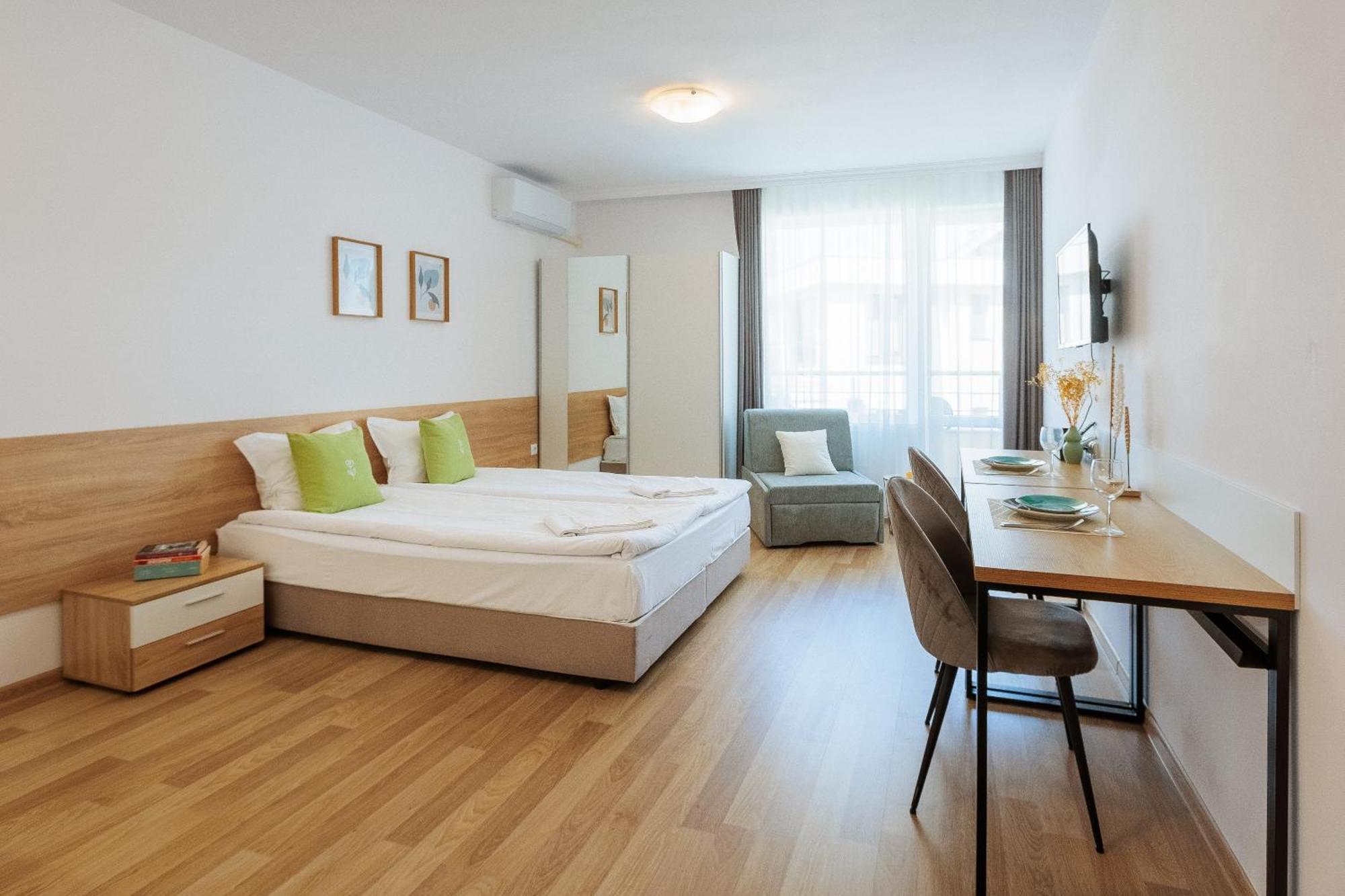 Flora Studios Sarafovo Burgas Extérieur photo